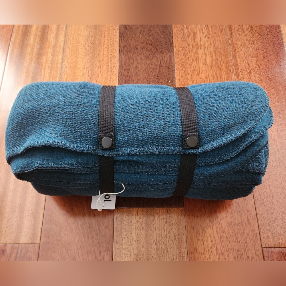 SmartWool Hudson Trail Oversized Throw Blanket Merino Wool ~OCEAN ABYSS **NEW** - Picture 4 of 6